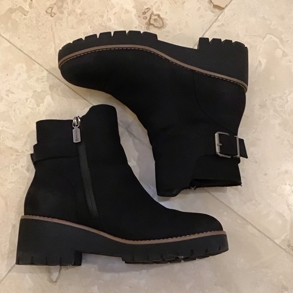 Blondo Waterproof Black Boots with Buckle Detail